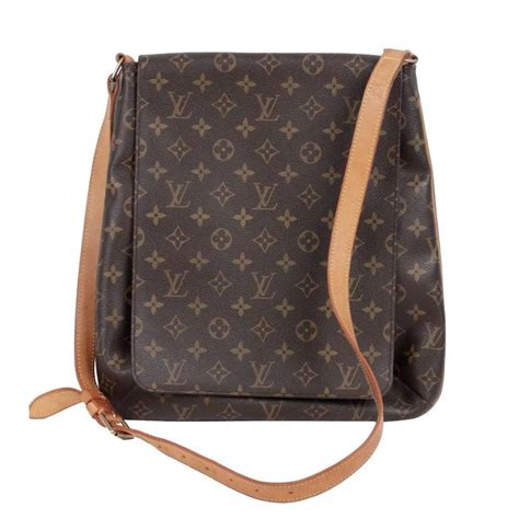 louis Vuitton Bag with flap